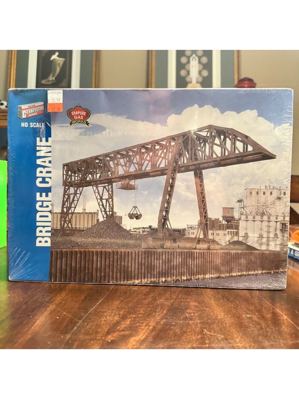 Walthers Cornerstone HO Scale Bridge Crane Kit Sealed Model Structure Empire Gas